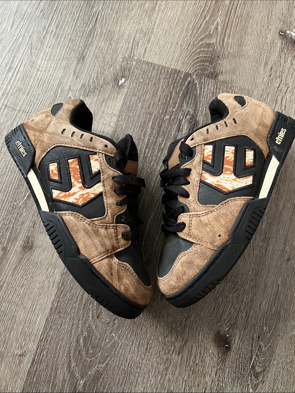 Etnies “Faze” Men’s Brown and Black Suede Skate Shoes - Picture 1 of 4